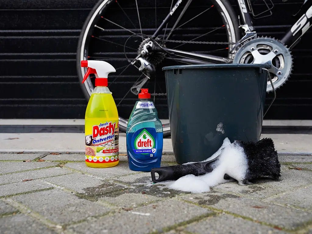 Can I use dishwashing liquid to wash my bicycle